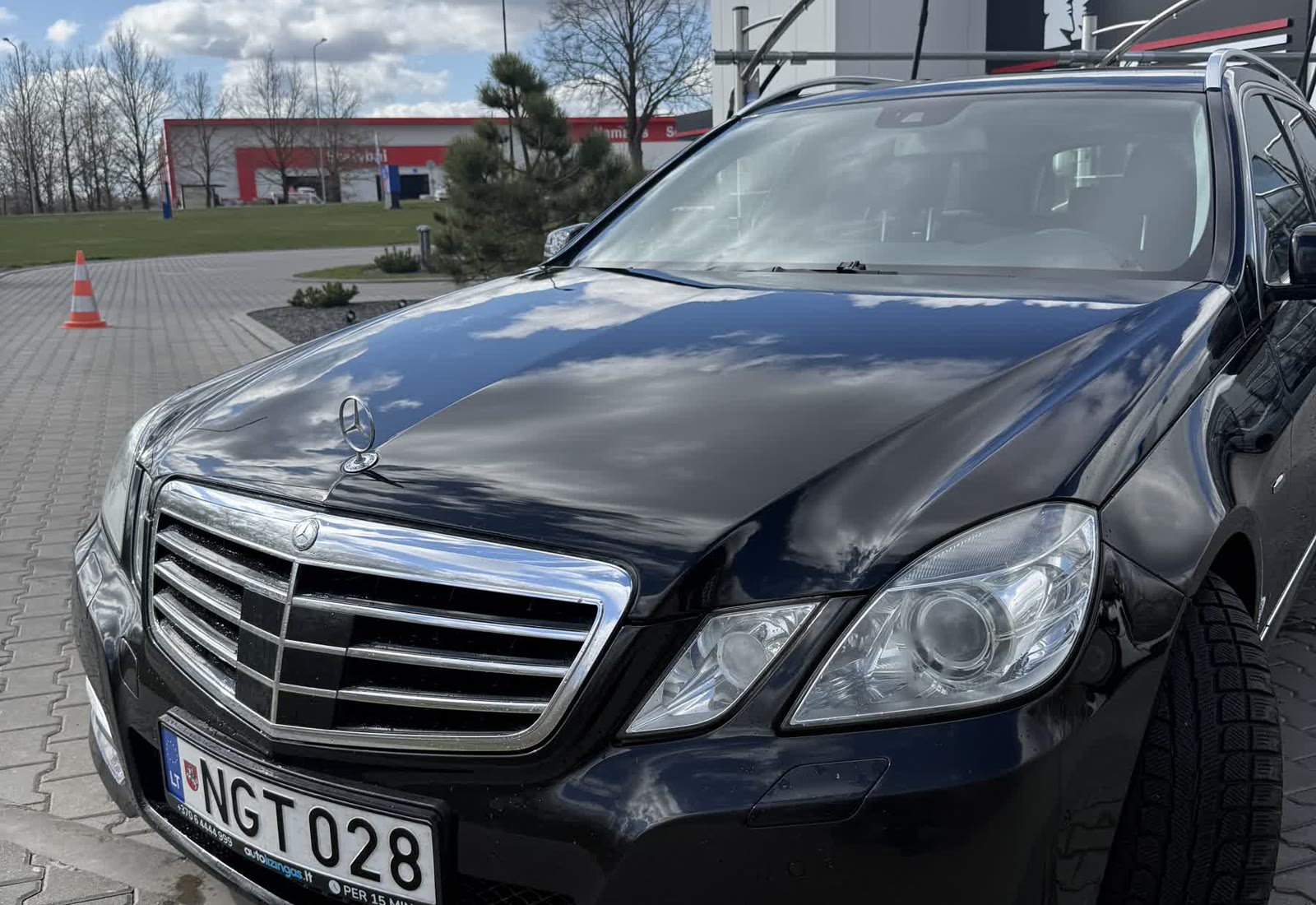 Mercedes Benz E300