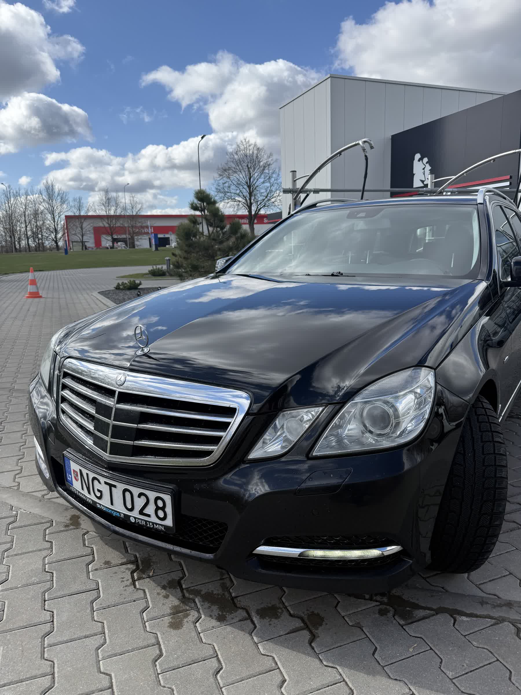 Mercedes Benz E300 — papildoma nuotrauka
